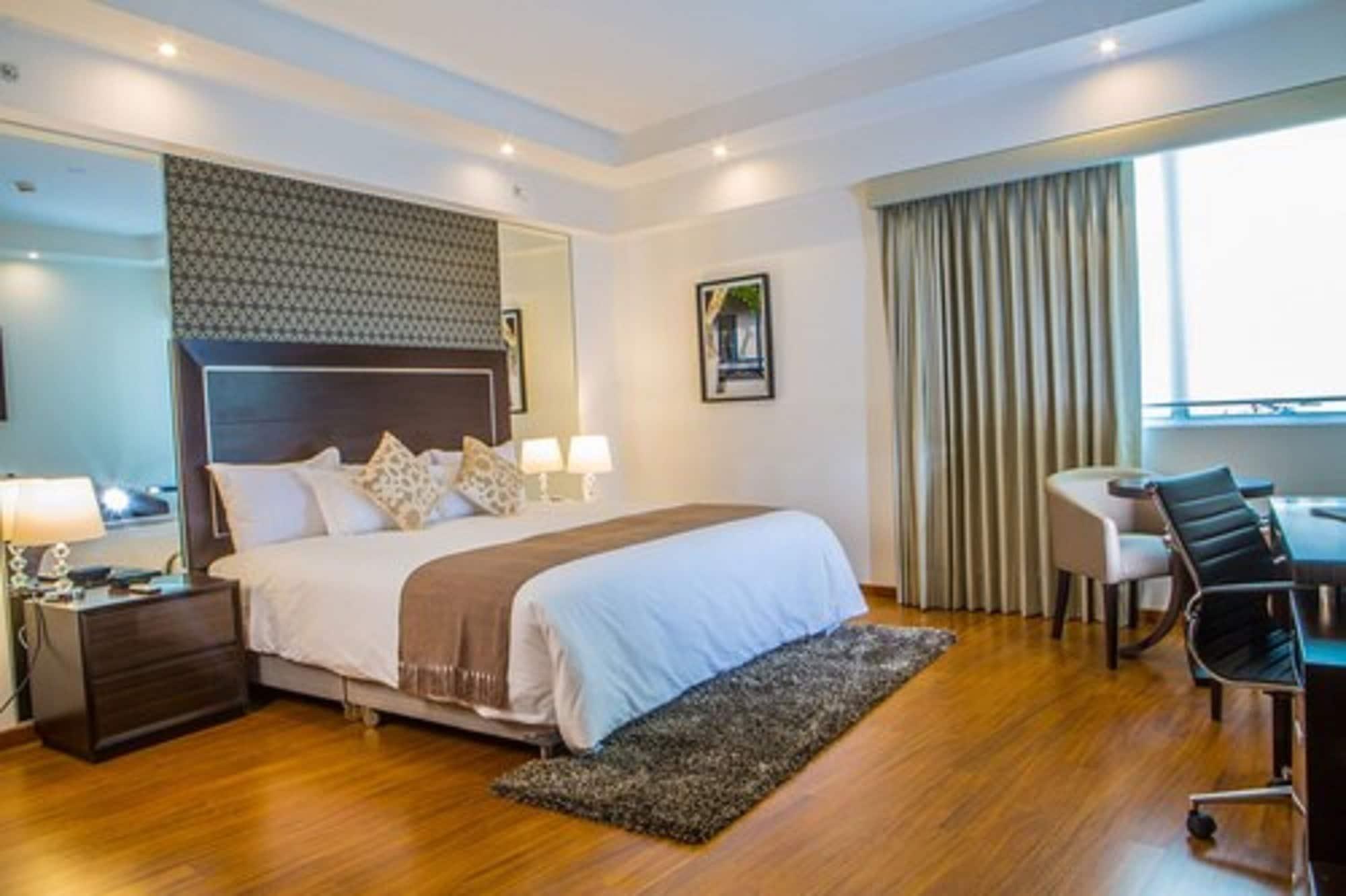 Jose Antonio Deluxe Hotel Лима Екстериор снимка