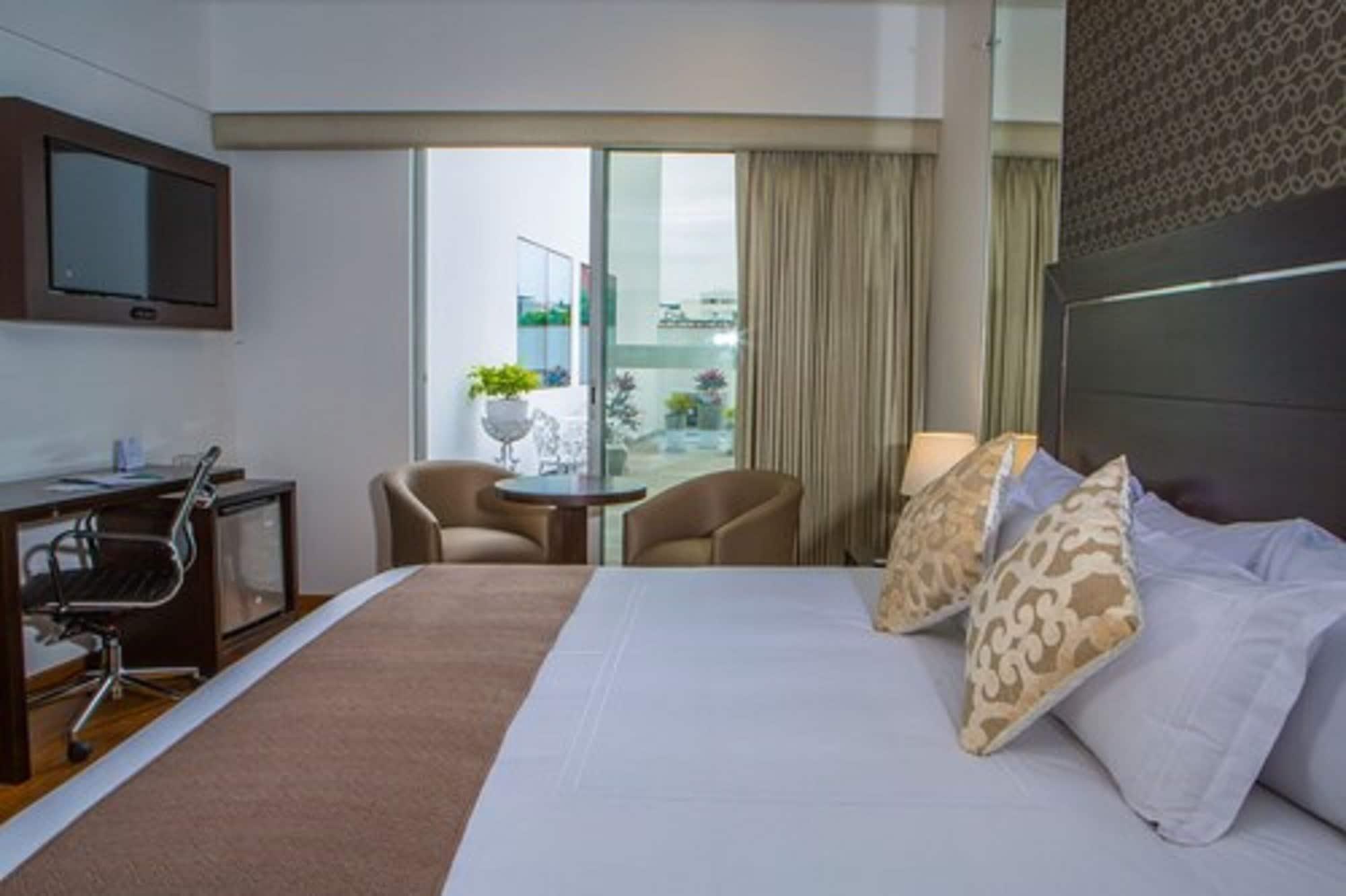Jose Antonio Deluxe Hotel Лима Екстериор снимка