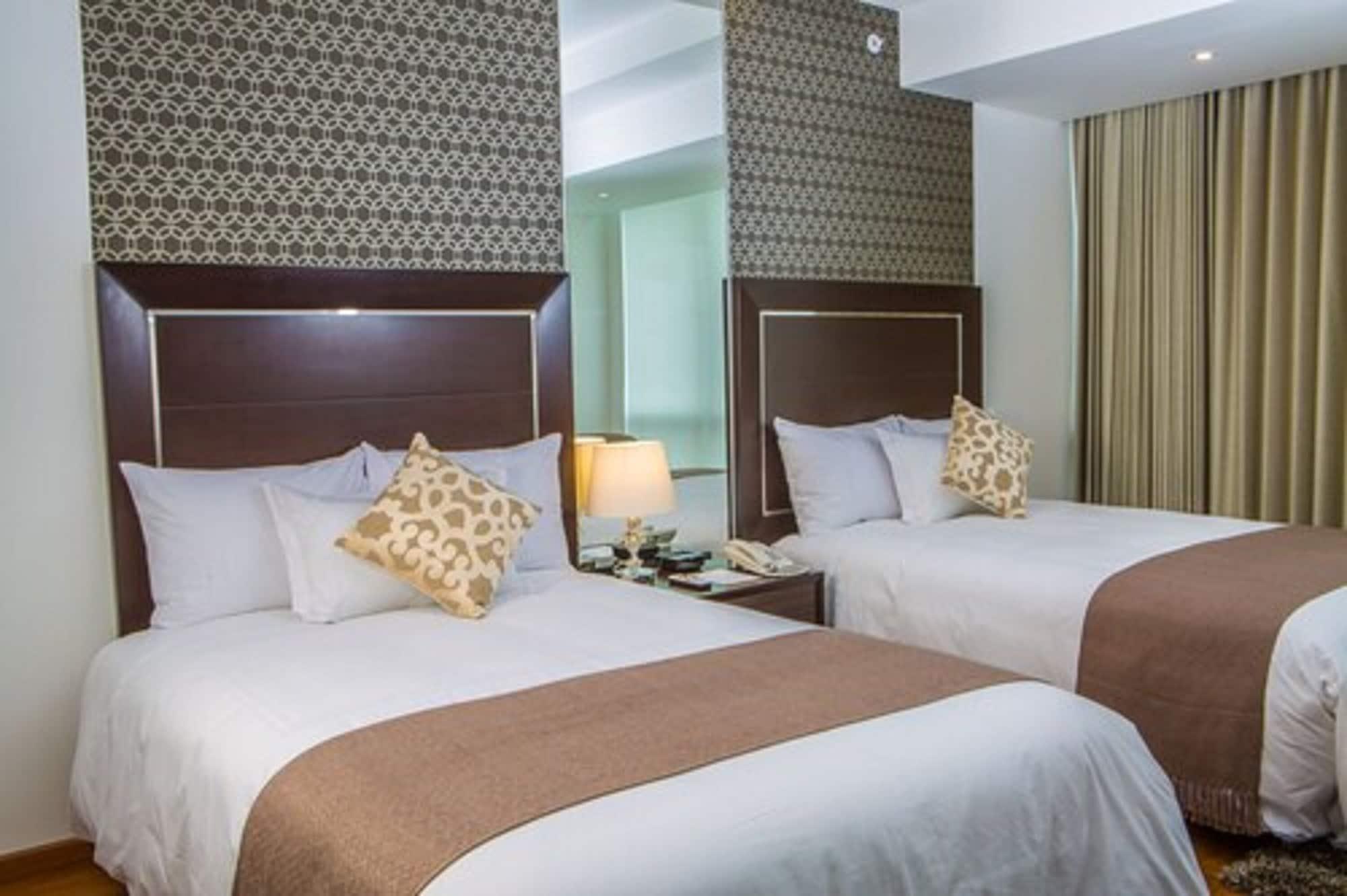 Jose Antonio Deluxe Hotel Лима Екстериор снимка