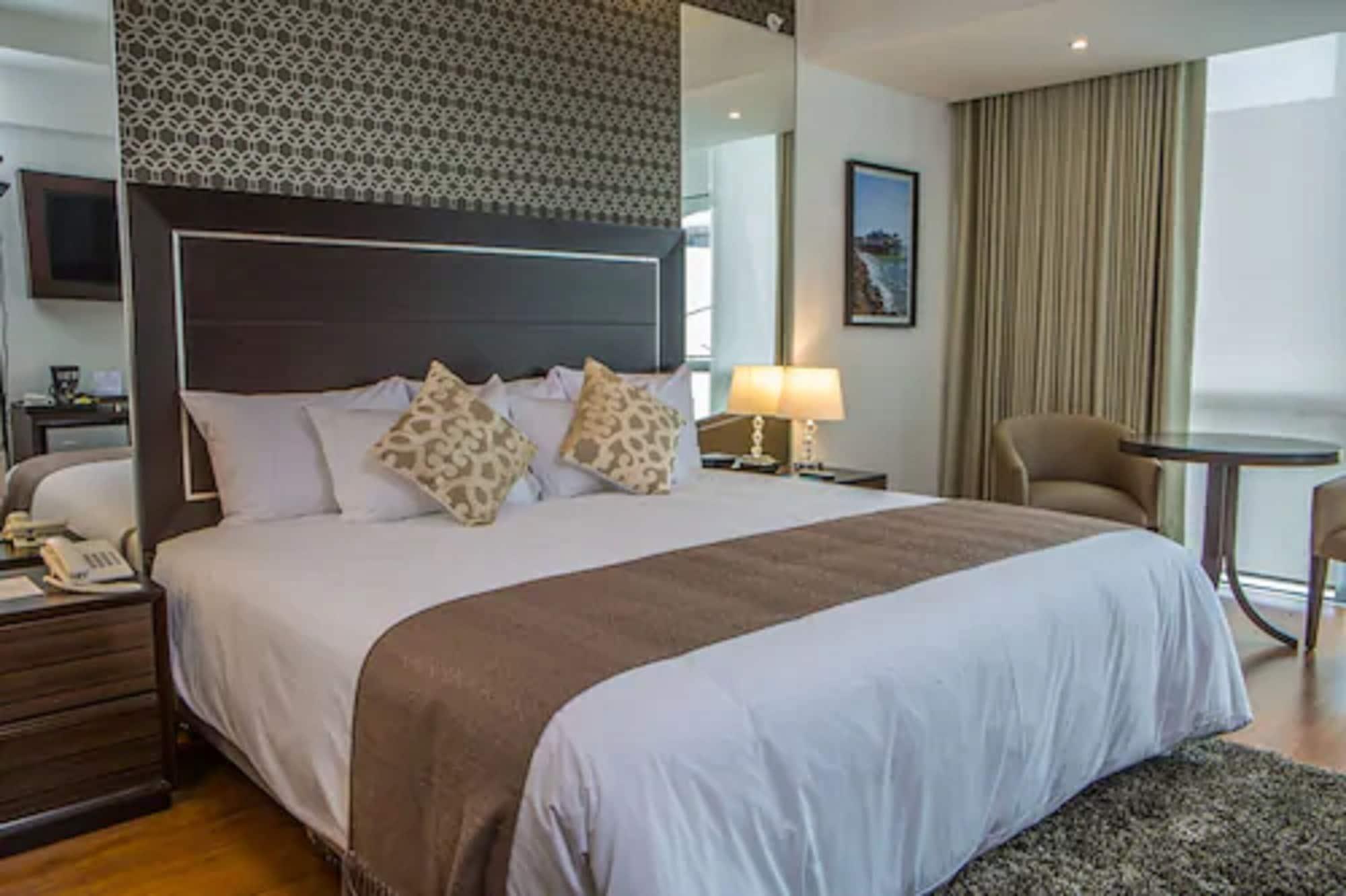 Jose Antonio Deluxe Hotel Лима Екстериор снимка