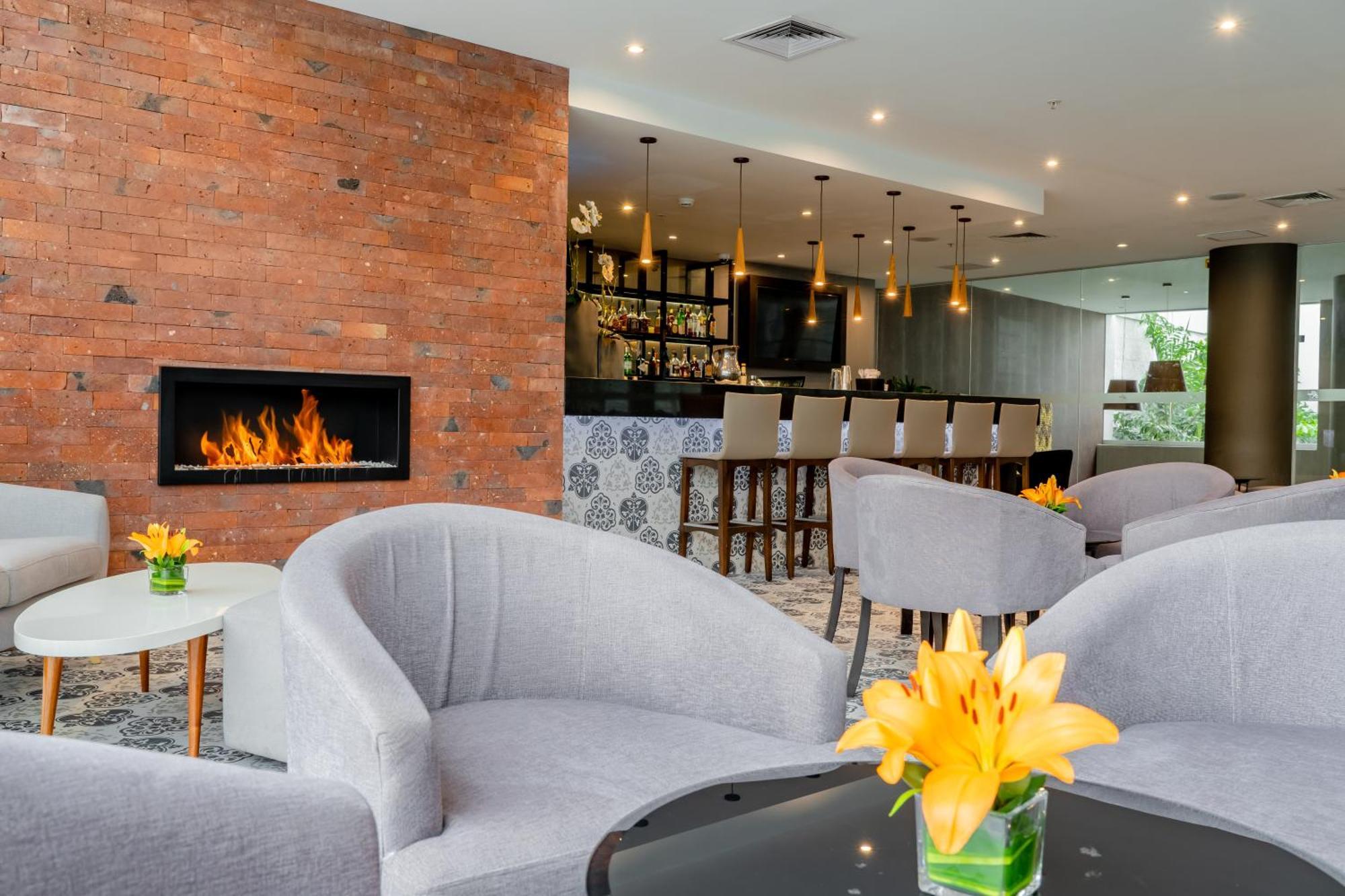 Jose Antonio Deluxe Hotel Лима Екстериор снимка