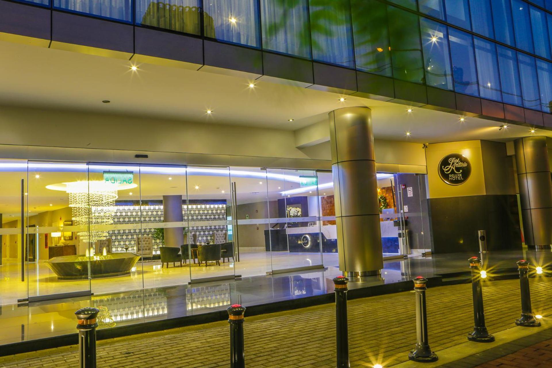 Jose Antonio Deluxe Hotel Лима Екстериор снимка